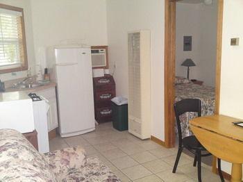 Lucky Horseshoe Cabins 호텔 Au Sable 외부 사진